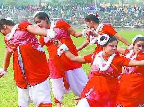 Colourful opening of hockey tournament 